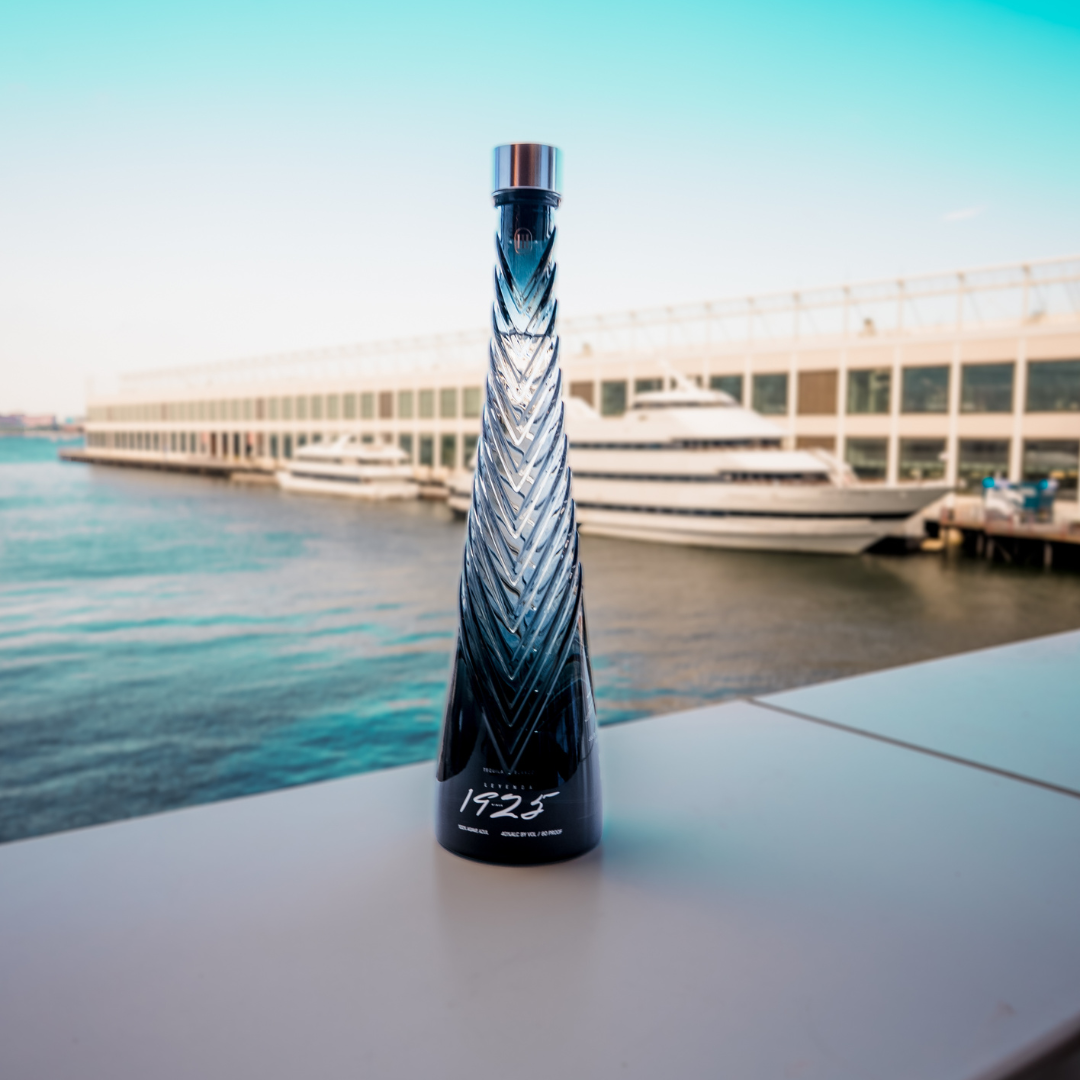 LEYENDA 1925 X SAVR, BOSTON, MA.